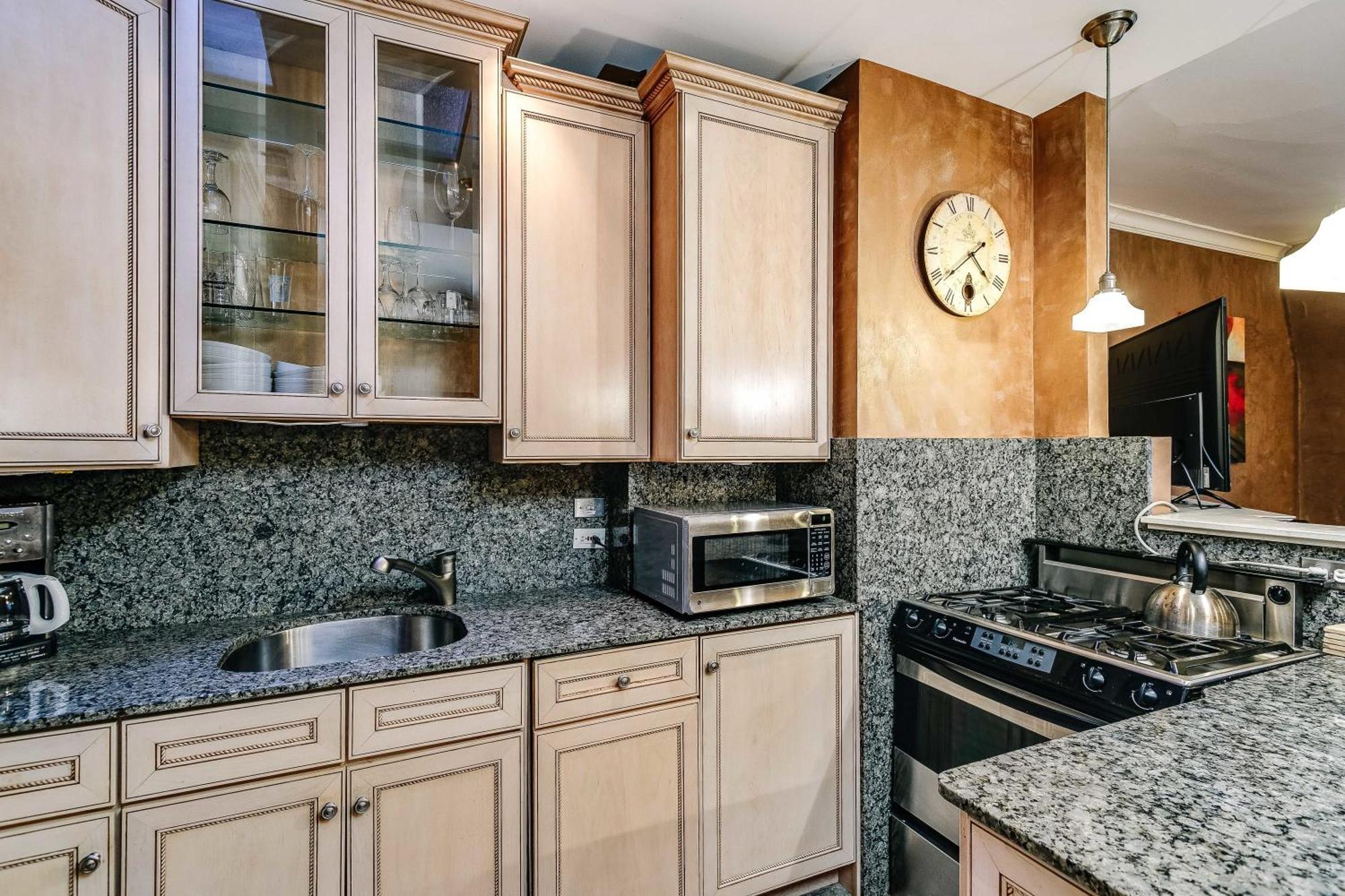 Historic And Unique Brownstone In Gold Coast - Downtown - 3 Apartment ชิคาโก ภายนอก รูปภาพ